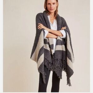 NEW WITH TAGS Barefoot Dreams Shawl